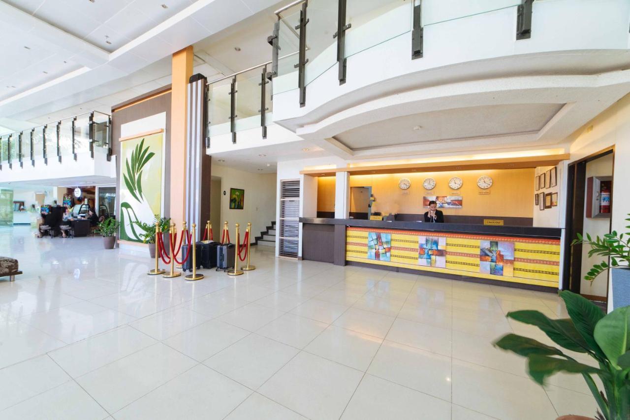 Hotel Reddoorz Premium @ The Ritz Garden Oases Davao Zewnętrze zdjęcie