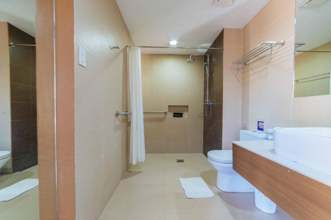 Hotel Reddoorz Premium @ The Ritz Garden Oases Davao Zewnętrze zdjęcie