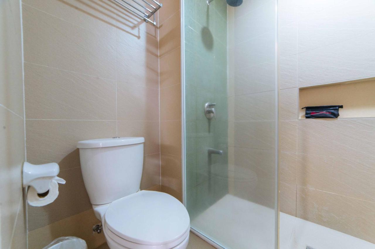 Hotel Reddoorz Premium @ The Ritz Garden Oases Davao Zewnętrze zdjęcie