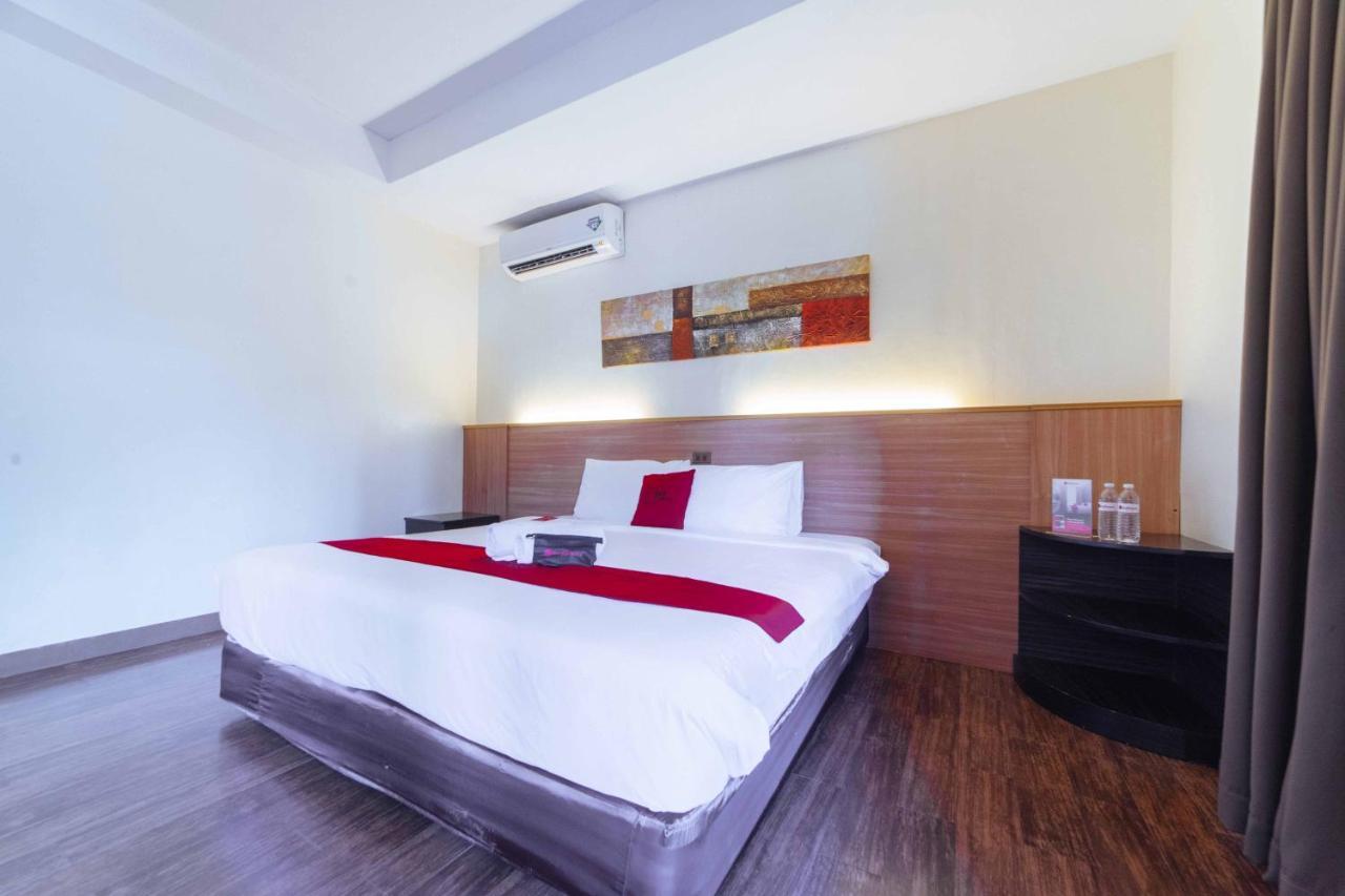 Hotel Reddoorz Premium @ The Ritz Garden Oases Davao Zewnętrze zdjęcie