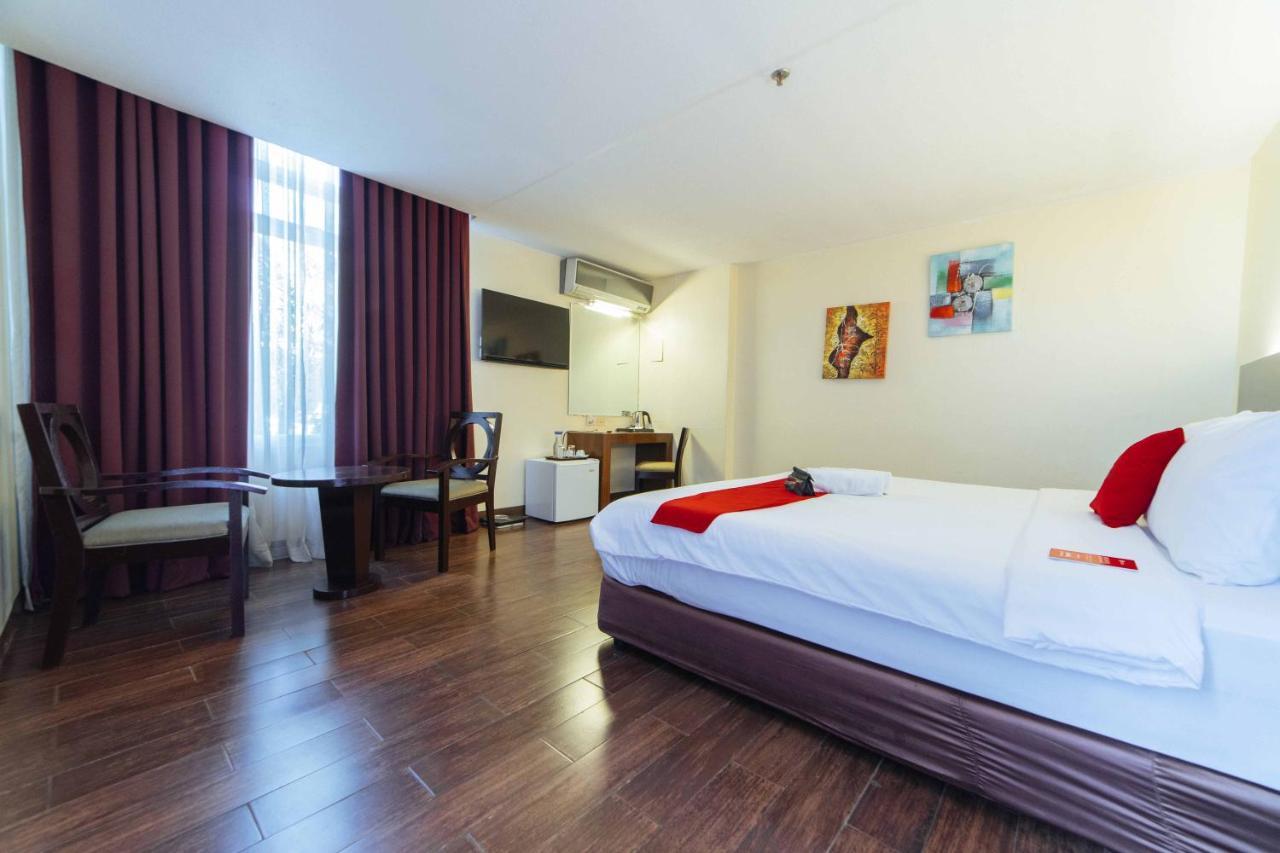 Hotel Reddoorz Premium @ The Ritz Garden Oases Davao Zewnętrze zdjęcie